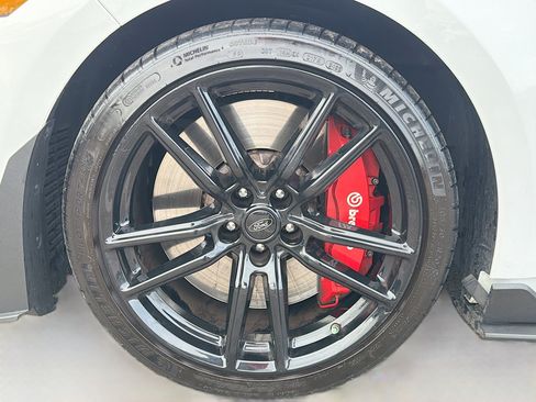 Used 2022 Ford Mustang Shelby GT500 w/ Technology Package image 40