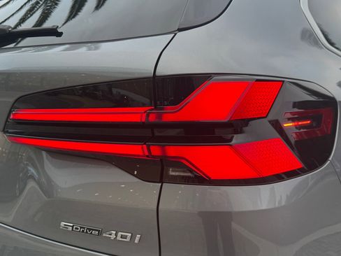 Used 2024 BMW X5 xDrive40i w/ M Sport Package image 12