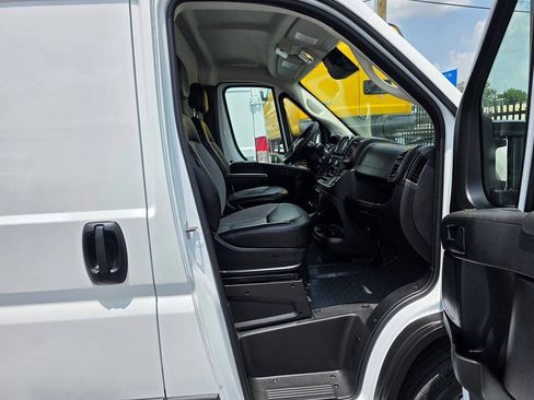 Used 2023 RAM ProMaster 2500 FWD image 14