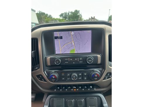 Used 2015 GMC Sierra 2500 Denali w/ Duramax Plus Package AWD/4WD image 12