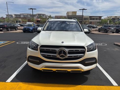 Used 2021 Mercedes-Benz GLS 450 4MATIC image 2
