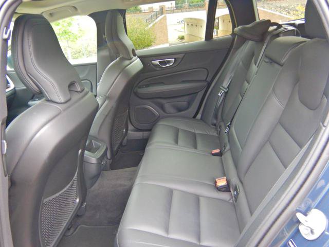 Used 2025 Volvo V60 B5 Cross Country Plus AWD/4WD image 13