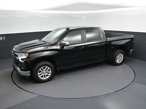 Used 2024 Chevrolet Silverado 1500 LT AWD/4WD image 14