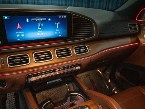 Certified 2024 Mercedes-Benz GLS 450 4MATIC image 29