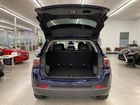 Used 2018 Jeep Compass Latitude w/ Popular Equipment Group FWD image 40