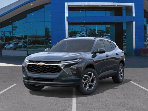 New 2026 Chevrolet Trax LT image 6