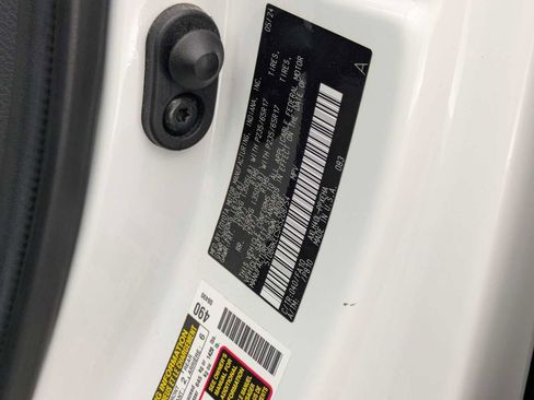 Used 2024 Toyota Sienna LE w/ LE Plus Package FWD image 35