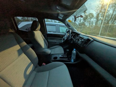 Used 2012 Toyota Tacoma PreRunner w/ Convenience Pkg image 10