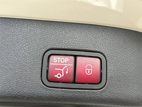 Used 2019 Mercedes-Benz GLS 550 4MATIC image 32