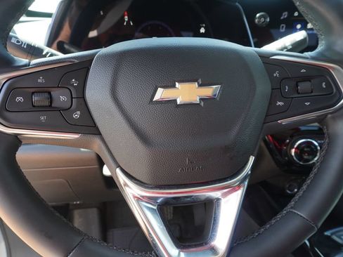 Used 2024 Chevrolet Trax LT w/ Driver Confidence Package FWD image 21