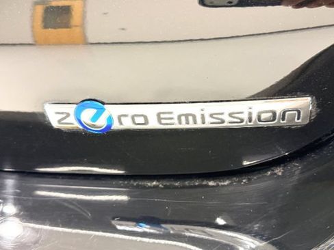 Used 2016 Nissan Leaf SV FWD image 7