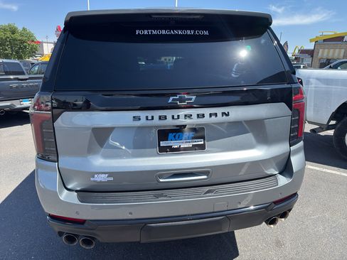 Used 2025 Chevrolet Suburban Z71 AWD/4WD image 4