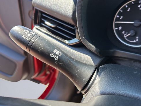 Used 2021 Nissan Sentra SV FWD image 26