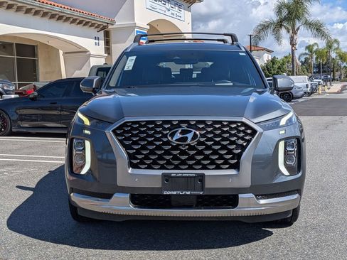 Used 2022 Hyundai Palisade Calligraphy FWD image 2