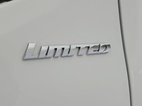 Used 2019 Toyota Tacoma Limited RWD image 10