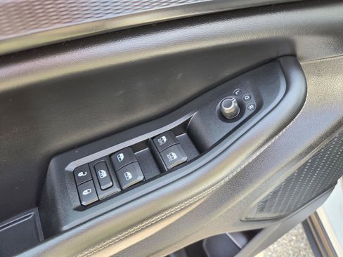 Used 2023 Jeep Grand Cherokee L Laredo RWD image 17