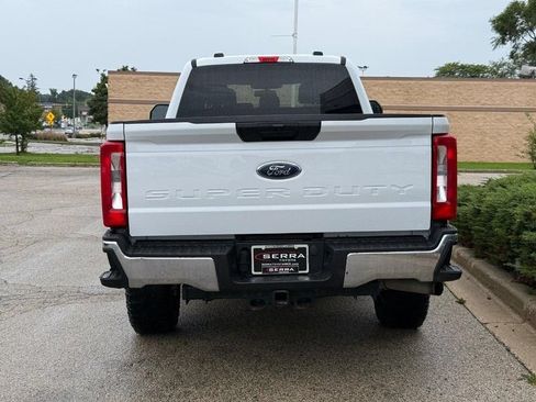 Used 2023 Ford F250 XLT AWD/4WD image 4