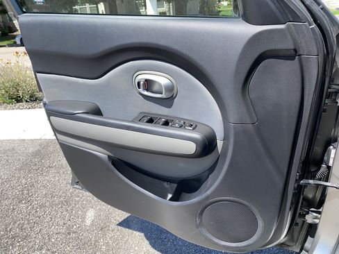 Used 2016 Kia Soul FWD image 17
