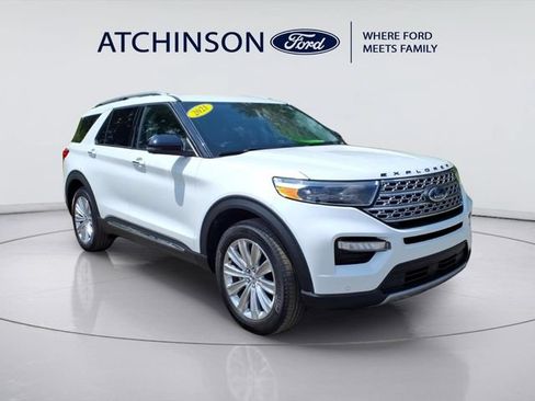 Used 2021 Ford Explorer Limited w/ Equipment Group 301A AWD/4WD image 3