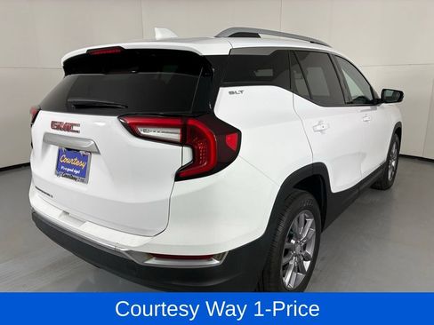 Used 2024 GMC Terrain SLT FWD image 11