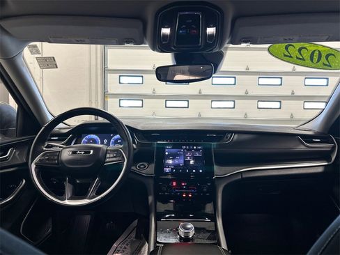 Used 2022 Jeep Grand Cherokee L Laredo w/ Luxury Tech Group I image 28