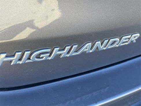 Used 2019 Toyota Highlander XLE image 5