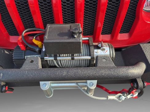 Used 2021 Jeep Wrangler Unlimited Sport image 12