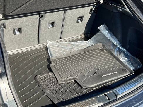 New 2026 Porsche Macan image 19