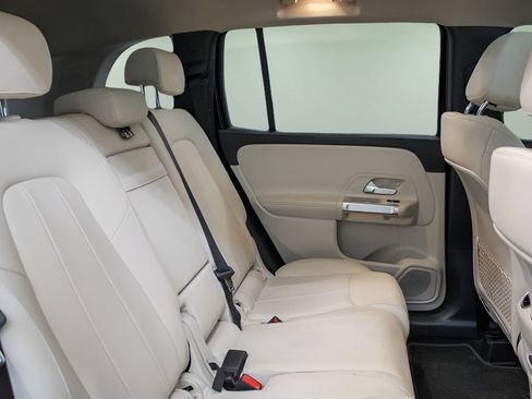 Used 2023 Mercedes-Benz GLB 250 image 23