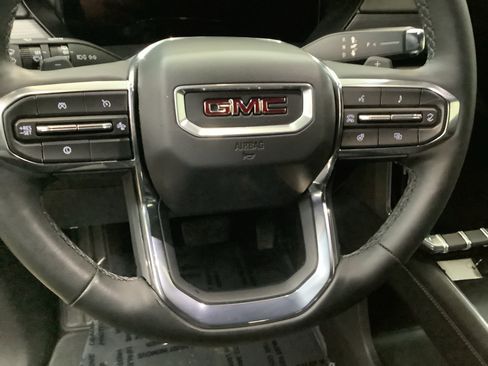 Used 2025 GMC Acadia Elevation FWD image 15
