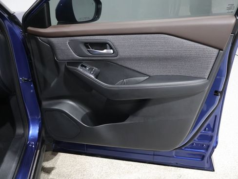 Used 2022 Nissan Rogue SV image 23