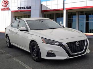 Used 2022 Nissan Altima 2.5 S video 2