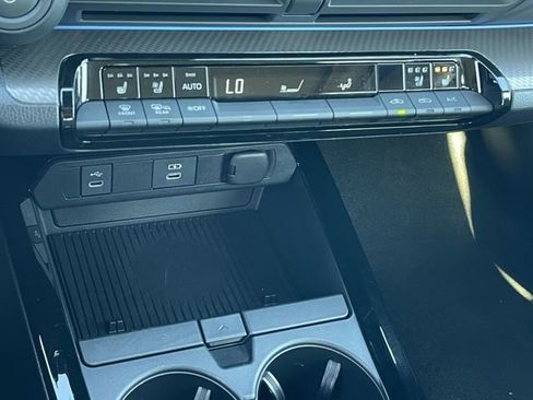 Used 2024 Toyota Prius Limited image 19