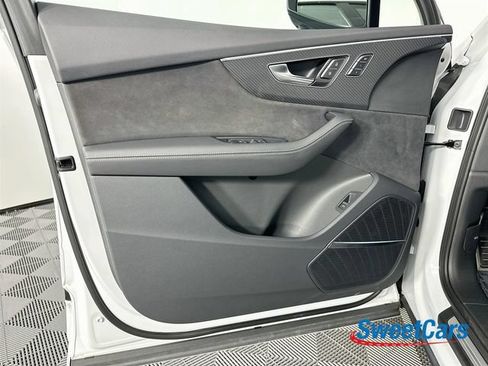 Used 2025 Audi SQ7 Premium Plus AWD/4WD image 42
