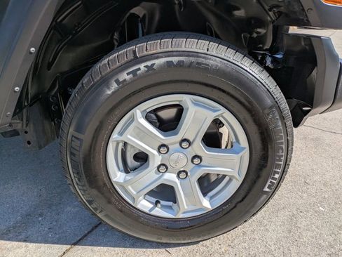 Used 2022 Jeep Wrangler Sport S image 10