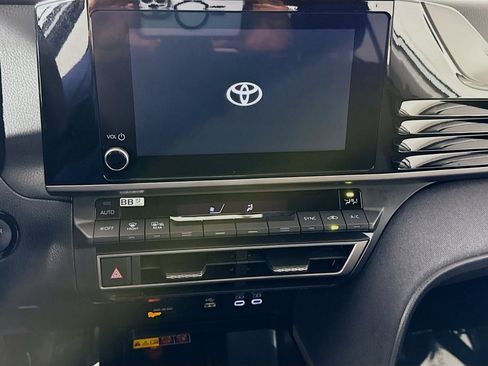 Used 2025 Toyota Camry LE FWD image 18