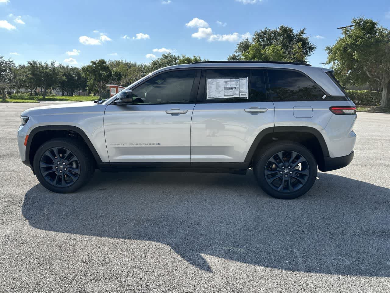 New 2026 Jeep Grand Cherokee Limited AWD/4WD image 11