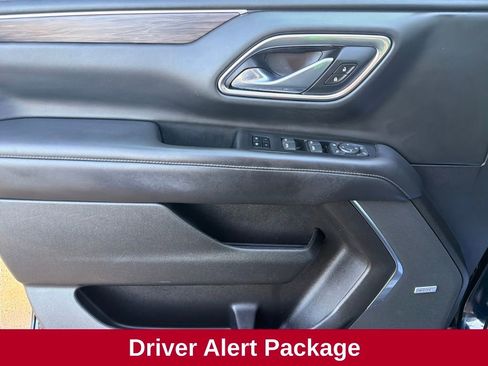 Used 2021 Chevrolet Suburban LT w/ LT Signature Package image 12