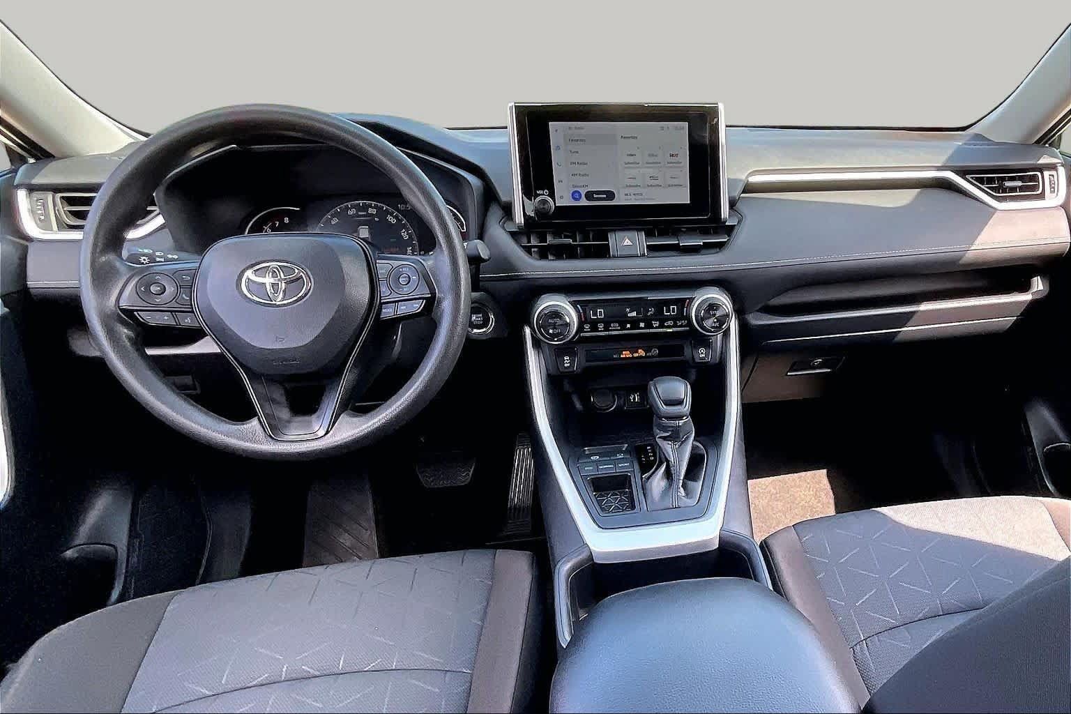 Used 2025 Toyota RAV4 XLE FWD image 13