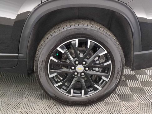 Used 2026 Chevrolet Traverse LT w/ Sun and Wheel Package image 12