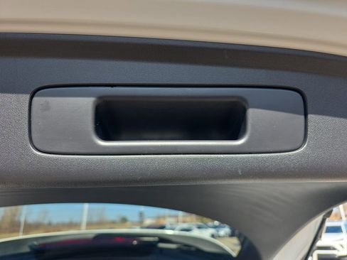 Used 2023 Honda HR-V EX-L image 13