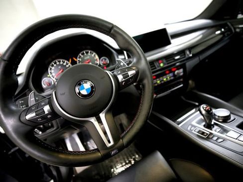 Used 2015 BMW X6 M image 7