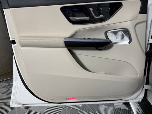 Used 2025 Mercedes-Benz GLC 300 image 13