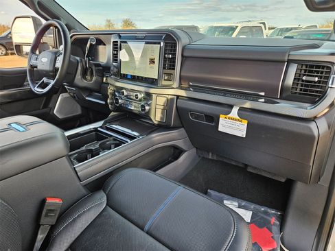 New 2026 Ford F250 Platinum w/ Tremor Off-Road Package image 33