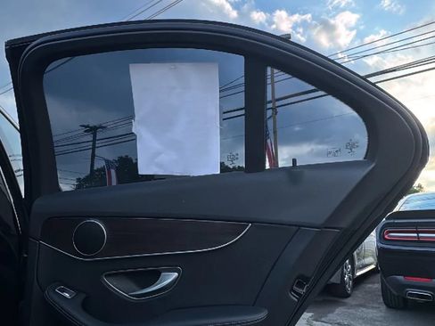 Used 2018 Mercedes-Benz C 300 4MATIC Sedan image 18