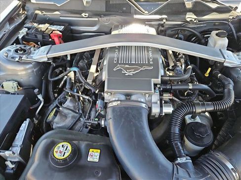 Used 2010 Ford Mustang GT Premium image 22