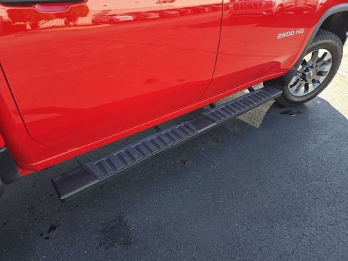 Used 2025 Chevrolet Silverado 2500 Custom w/ Custom Convenience Package image 8