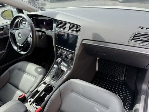 Used 2019 Volkswagen e-Golf SEL Premium image 8