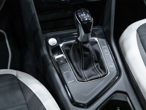 New 2026 Volkswagen Taos SE FWD image 18