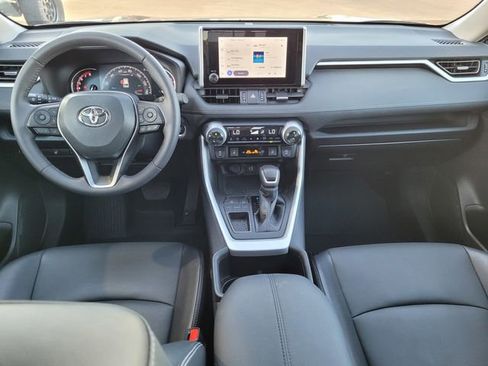 Used 2023 Toyota RAV4 XLE Premium FWD image 6